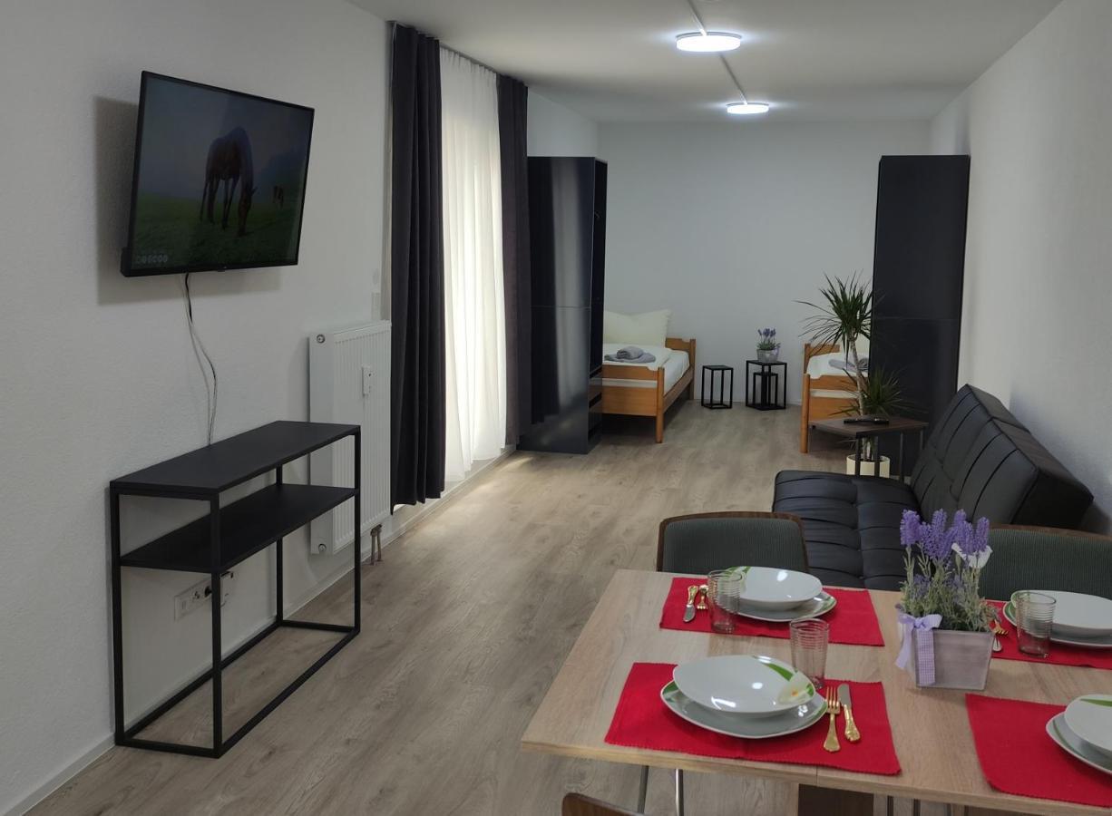 2 Zimmerwohnung In Bietingen 戈特马丁根 外观 照片