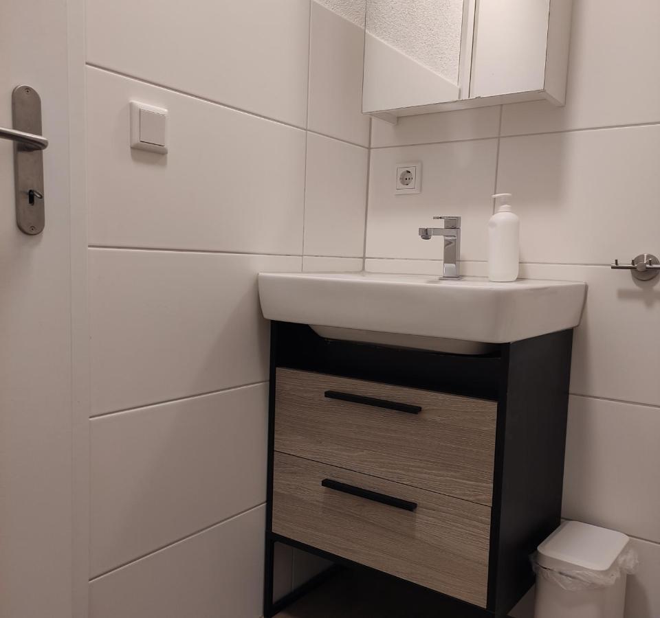 2 Zimmerwohnung In Bietingen 戈特马丁根 外观 照片
