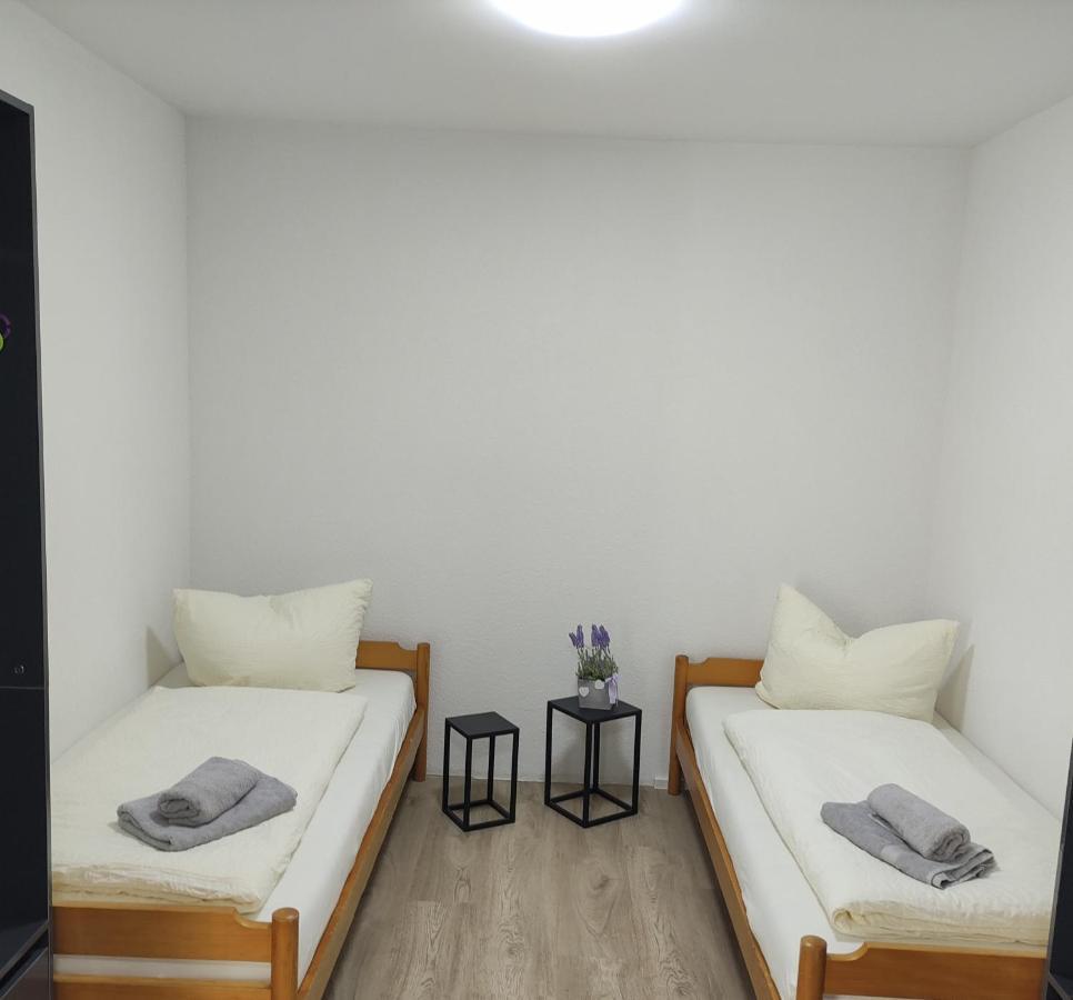 2 Zimmerwohnung In Bietingen 戈特马丁根 外观 照片