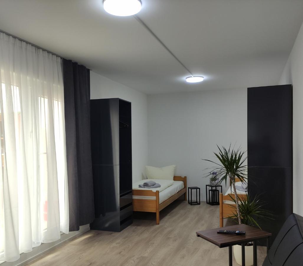 2 Zimmerwohnung In Bietingen 戈特马丁根 外观 照片